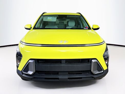 Used 2025 Hyundai Kona SEL AWD/4WD image 3
