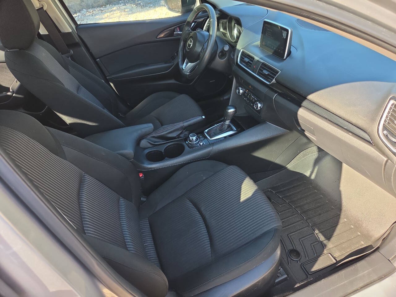 Used 2014 MAZDA MAZDA3 i Touring w/ Technology Package FWD image 21