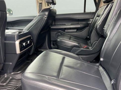 Used 2024 Ford Expedition XLT image 5