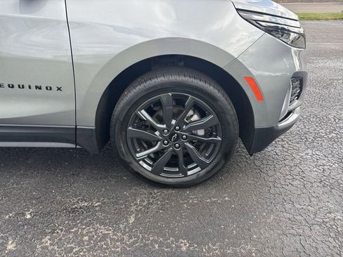 Certified 2023 Chevrolet Equinox RS FWD image 14