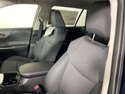 New 2025 Toyota RAV4 XLE image 9