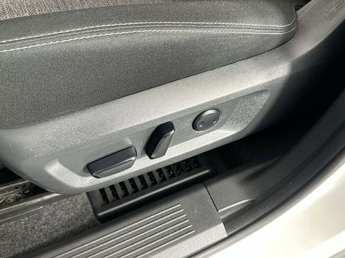 Used 2023 Nissan Rogue SV FWD image 18