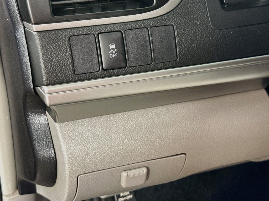 Used 2013 Toyota Camry LE FWD image 10