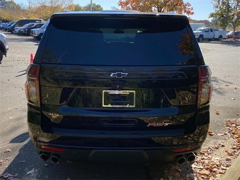 Used 2023 Chevrolet Suburban RST w/ Sport Performance Package image 31