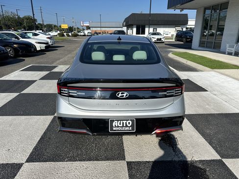 Used 2025 Hyundai Sonata SEL FWD image 4