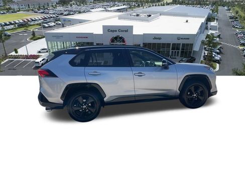 Used 2020 Toyota RAV4 XSE AWD/4WD image 17