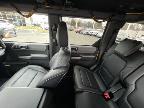 Used 2022 Ford Bronco Badlands image 3