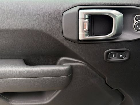 New 2026 Jeep Gladiator Sport AWD/4WD image 12