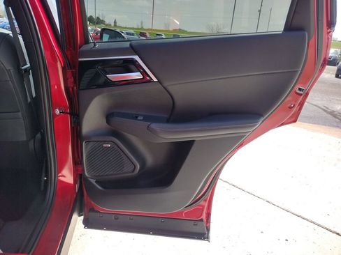 New 2026 Mitsubishi Outlander SE AWD/4WD image 32