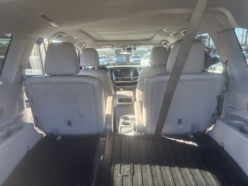 Used 2016 Toyota Highlander Limited Platinum image 34