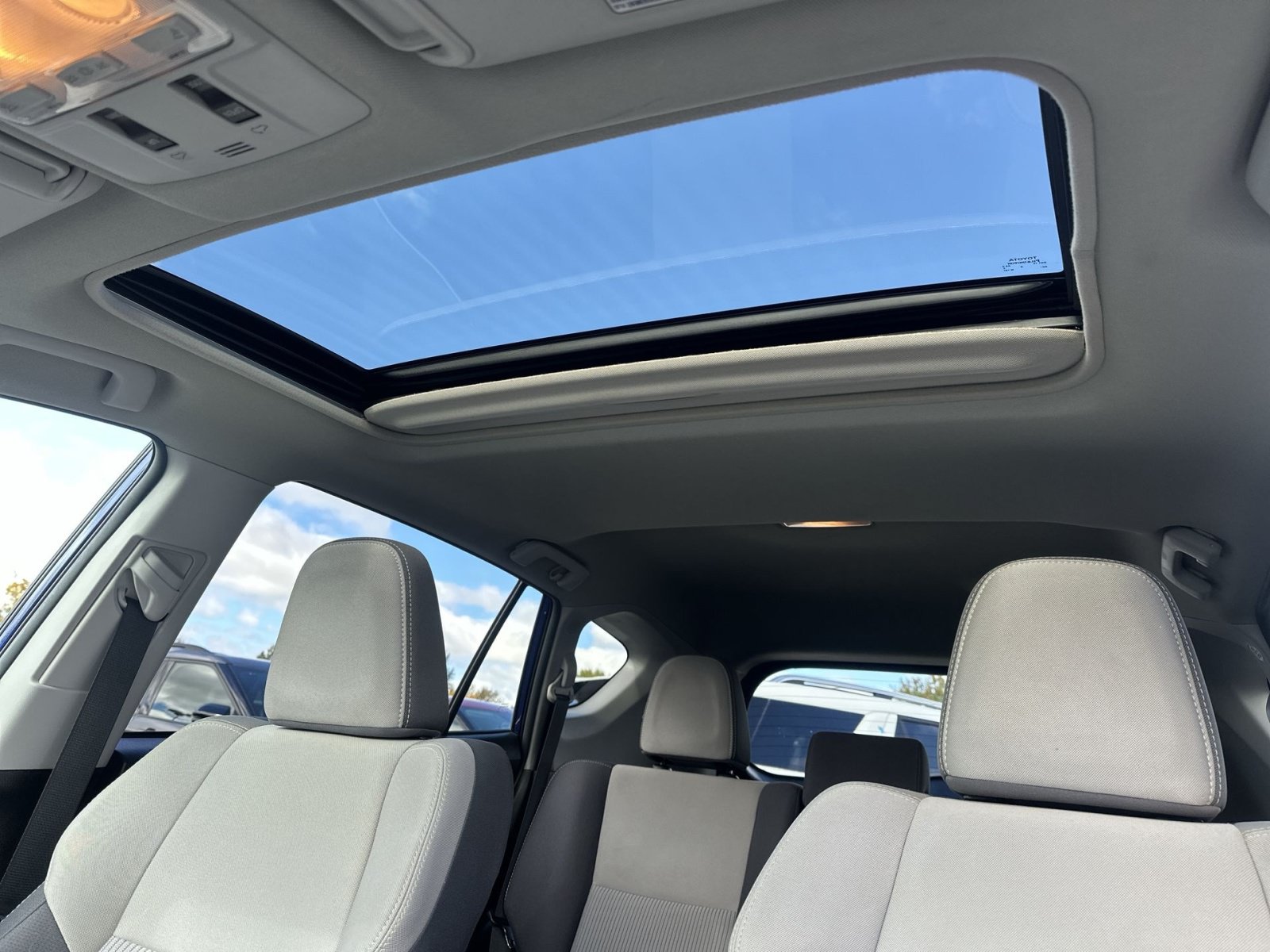 Used 2015 Toyota RAV4 XLE AWD/4WD image 14