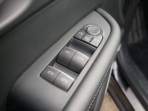 Used 2025 Buick Enclave Sport Touring AWD/4WD image 21