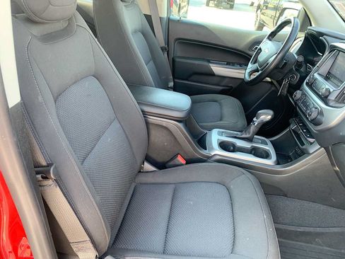 Used 2022 Chevrolet Colorado LT w/ LT Convenience Package AWD/4WD image 24