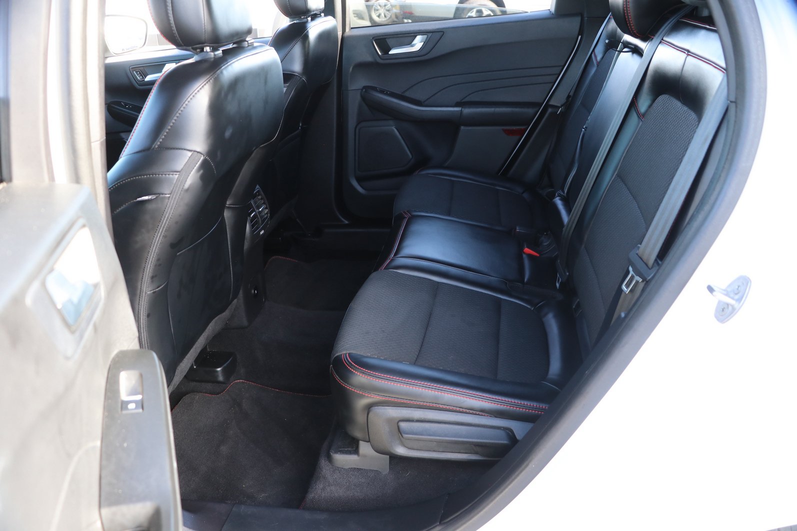 Used 2023 Ford Escape ST-Line w/ Tech Pack #1 FWD image 28