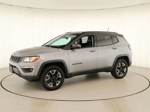 Used 2018 Jeep Compass Trailhawk AWD/4WD image 13