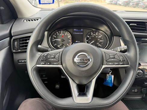 Used 2021 Nissan Rogue Sport S image 12