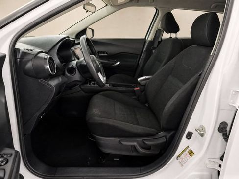 Used 2023 Nissan Kicks SV FWD image 12