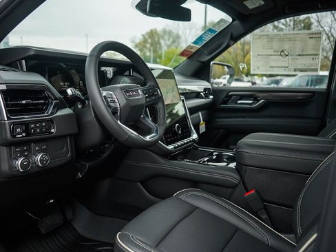 New 2026 GMC Yukon XL Elevation w/ LPO, Floor Liner Package AWD/4WD image 19
