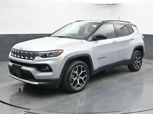 Used 2025 Jeep Compass Limited AWD/4WD image 6