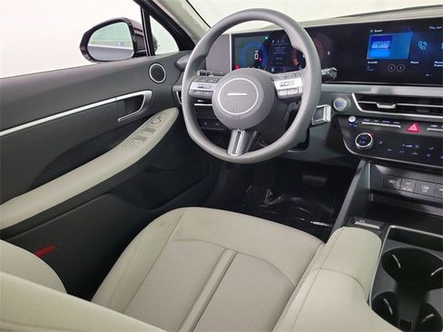 Certified 2025 Hyundai Sonata SEL image 13