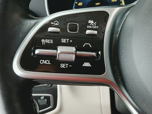 Used 2022 Mercedes-Benz GLC 300 4MATIC image 27