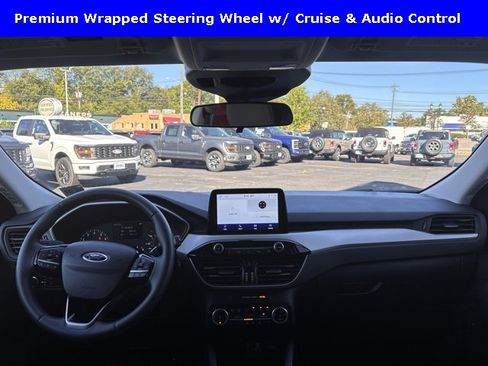 Used 2022 Ford Escape SE w/ Convenience Package image 3