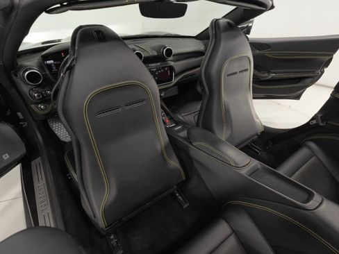 Used 2020 Ferrari Portofino RWD image 45