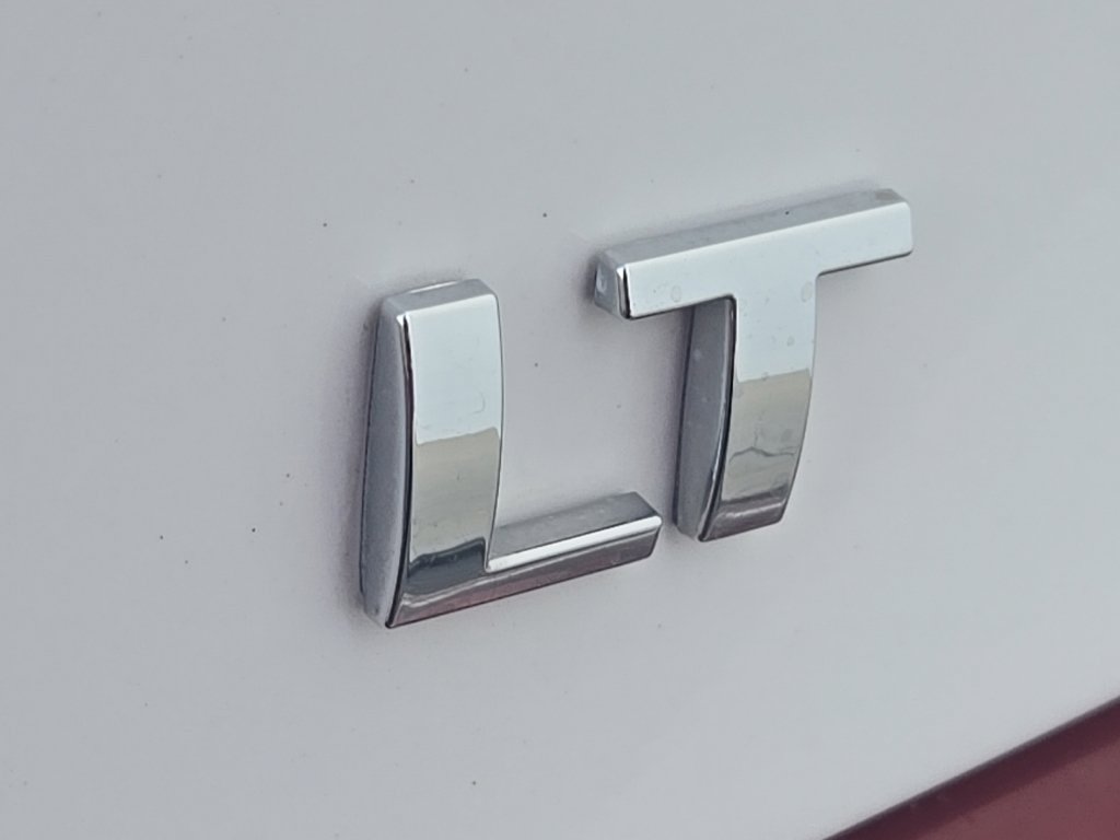 Used 2020 Chevrolet Malibu LT FWD image 37
