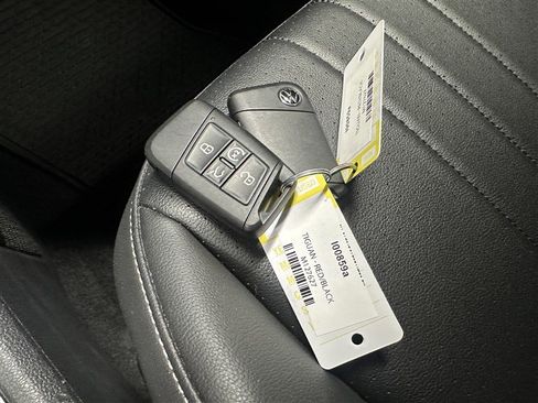 Used 2024 Volkswagen Tiguan SE AWD/4WD image 21