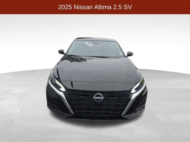 Used 2025 Nissan Altima 2.5 SV FWD image 2