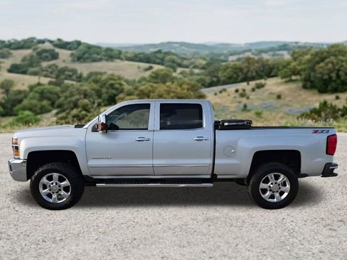 Used 2019 Chevrolet Silverado 2500 LTZ w/ Duramax Plus Package AWD/4WD image 5