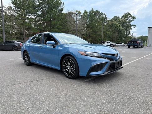 Used 2024 Toyota Camry SE w/ Blackout Package (TMS) FWD image 4