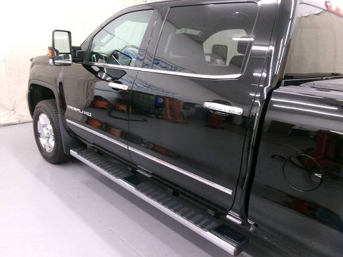 Used 2015 GMC Sierra 3500 Denali w/ Duramax Plus Package AWD/4WD image 9