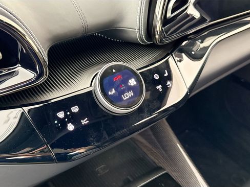 Certified 2025 Ferrari Purosangue image 12