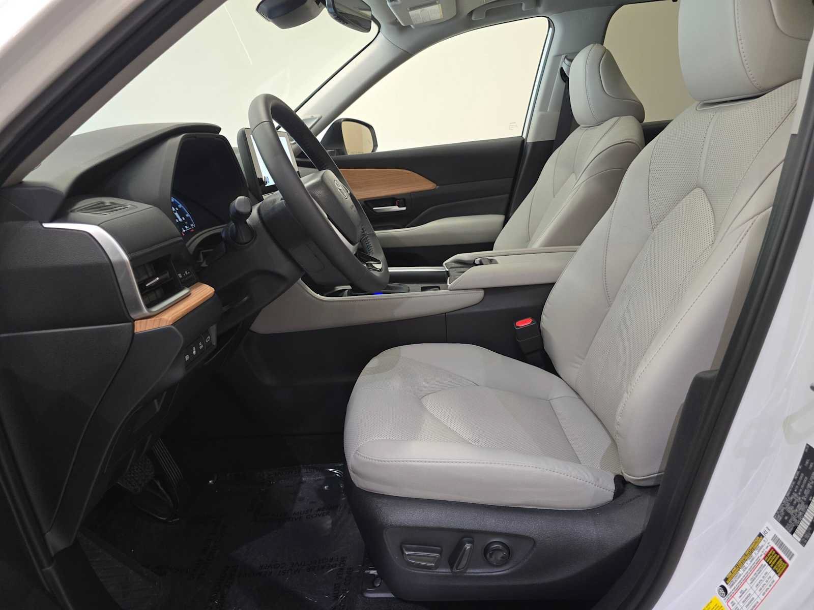 Used 2026 Toyota Grand Highlander AWD Hybrid image 21