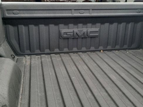 Used 2025 GMC Sierra 1500 SLE w/ X31 Off-Road Package AWD/4WD image 17