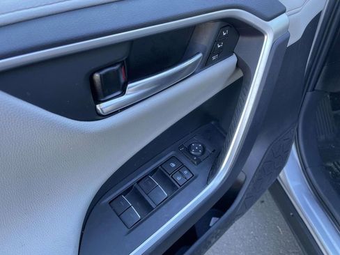 Used 2024 Toyota RAV4 Limited image 28