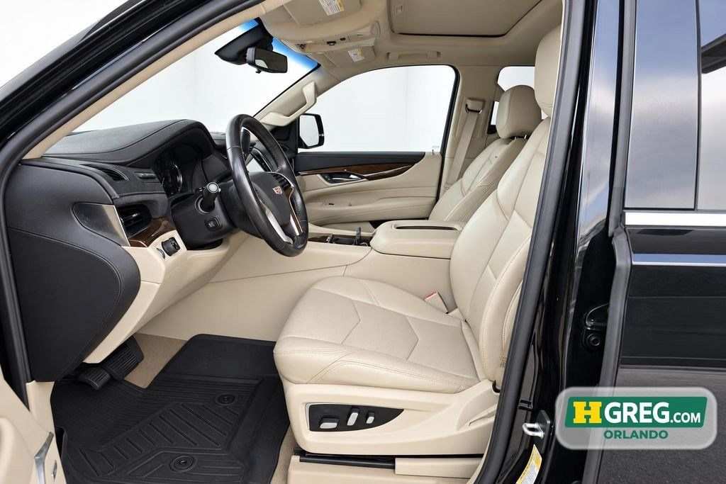 Used 2018 Cadillac Escalade Luxury RWD image 10