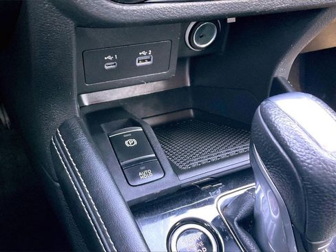 Used 2021 Nissan Kicks SR w/ SR Premium Package image 24