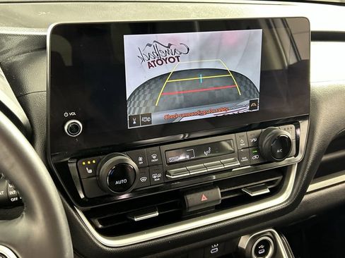 Used 2025 Toyota Grand Highlander AWD image 17