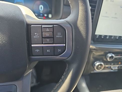 Used 2025 Ford F150 Lariat AWD/4WD image 19