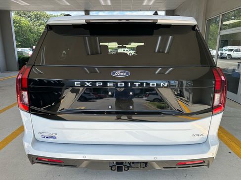 Certified 2025 Ford Expedition Max Active RWD image 11
