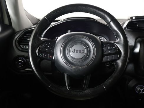 Used 2018 Jeep Renegade Altitude FWD image 32