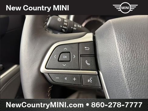 Used 2025 Toyota Highlander XLE w/ Protection Package #3 (TMS) AWD/4WD image 26