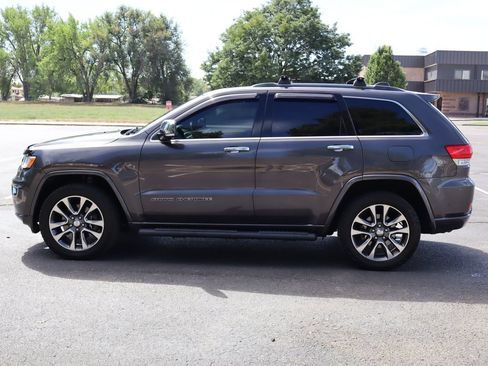 Used 2018 Jeep Grand Cherokee Overland AWD/4WD image 9
