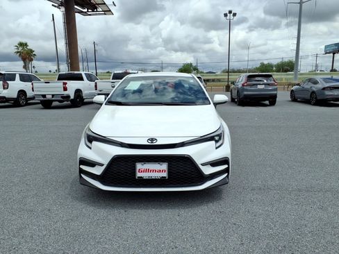 Used 2025 Toyota Corolla SE FWD image 3