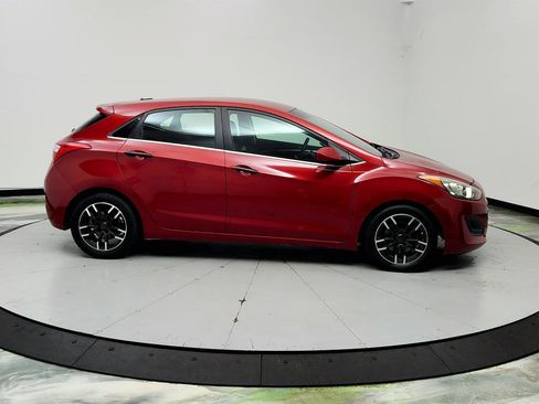 Used 2016 Hyundai Elantra GT FWD image 4