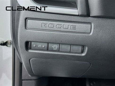 Used 2024 Nissan Rogue S image 14