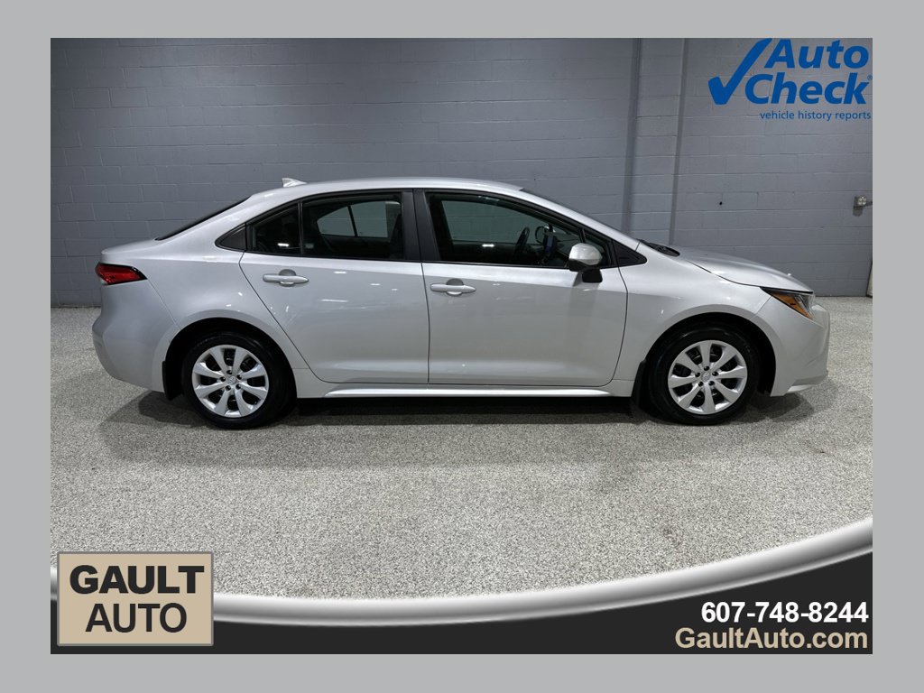 Used 2024 Toyota Corolla LE FWD image 1