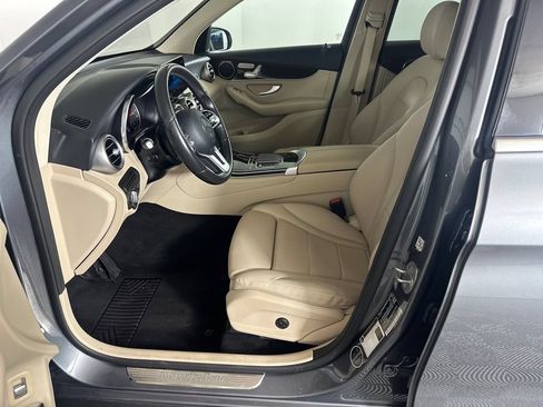 Used 2021 Mercedes-Benz GLC 300 image 9